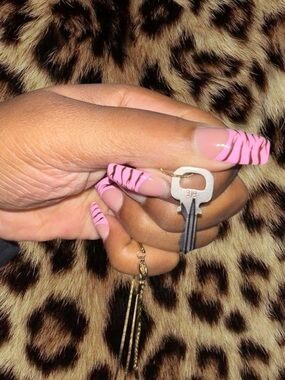 Authentic Louis Vuitton Matte
Black Key Pendant Necklace (#319)